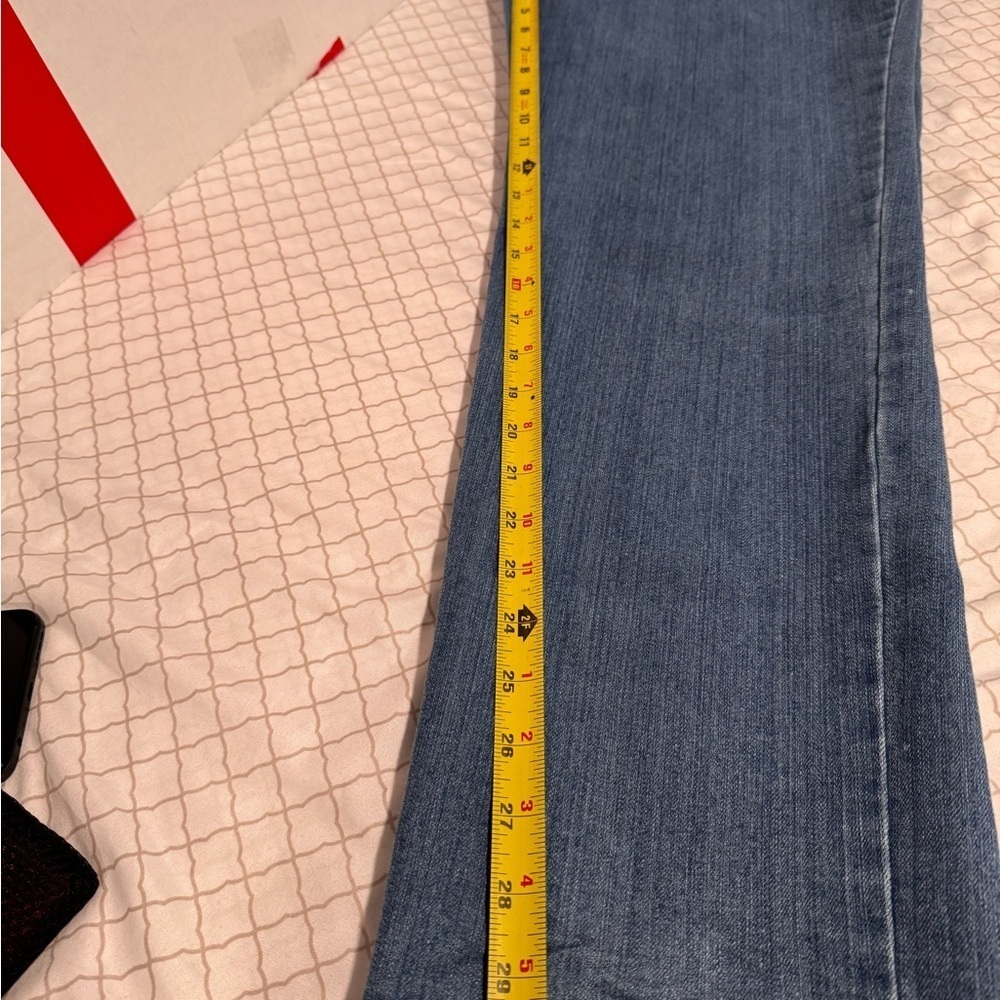 Gloria Vanderbilt Classic Denim Straight Leg Jeans - Picture 12 of 13